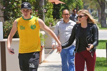 Chloë Grace Moretz et Brooklyn Beckham main dans la main à Beverly Hills