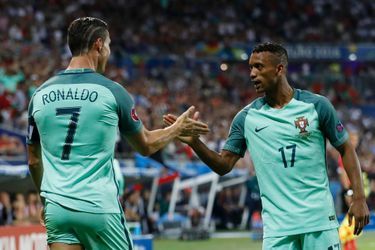 Cristiano Ronaldo félicite Nani le deuxième buteur