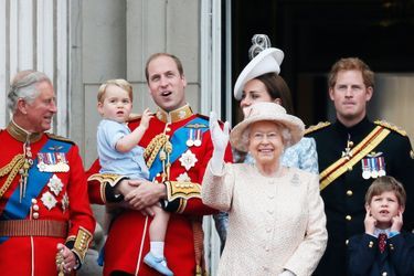 Le prince William avec son fils le prince George, Kate et la famille royale, le 13 juin 2015