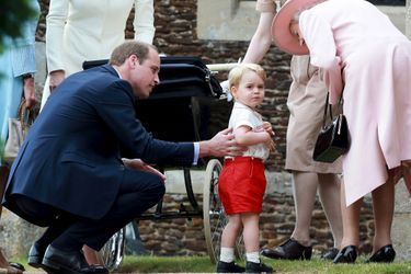 Le prince William avec son fils le prince George et la reine Elizabeth II, le 5 juillet 2015