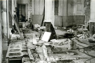 Les grands travaux du Grand Trianon - Issues des fabuleuses archives de Paris Match, ces images donnent un aperçu passionnant des travaux qui ont permis de ressusciter la splendeur du Grand Trianon, entre 1963 et le 10 juin 1966.
