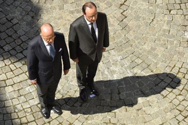 Bernard Cazeneuve et François Hollande à Paris