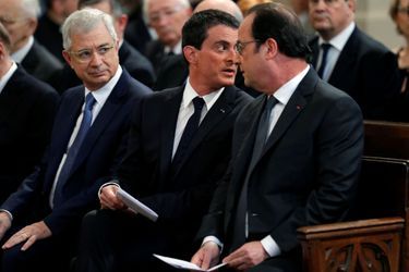 Claude Bartolone, Manuel Valls et François Hollande à l'hommage à Michel Rocard, à Paris.