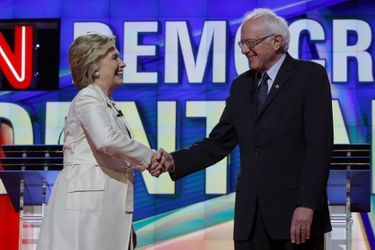 Hillary Clinton et Bernie Sanders 