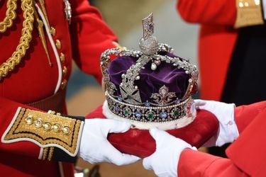 La couronne impériale d’apparat de la reine Elizabeth II au Parlement à Londres, le 18 mai 2016