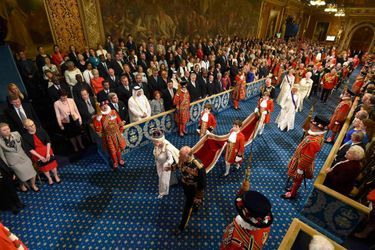 La reine Elizabeth II et le prince Philip avec le prince Charles et sa femme Camilla au Parlement à Londres, le 18 mai 2016
