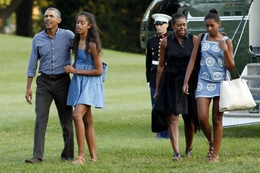 Barack, Malia, Michelle et Sasha Obama, en août 2015.