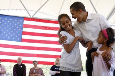 Barack Obama et ses filles Malia et Sasha, en mai 2008.