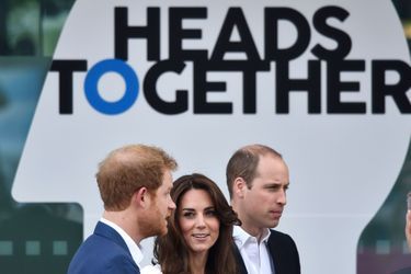 La duchesse Catherine de Cambridge et les princes Harry et William au Queen Elizabeth Olympic Park à Londres, le 17 mai 2016