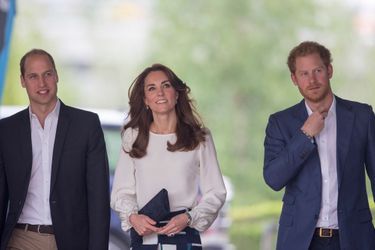 La duchesse Catherine de Cambridge et les princes William et Harry au Queen Elizabeth Olympic Park à Londres, le 17 mai 2016
