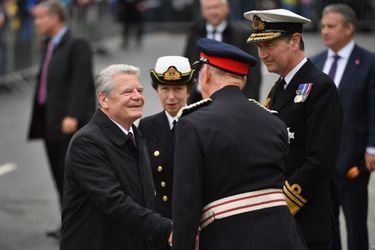 La princesse Anne et son mari Timothy Laurence avec le président allemand Joachim Gauck à Kirkwall, le 31 mai 2016