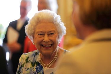 La reine Elizabeth II à Buckingham Palace, le 10 mai 2016