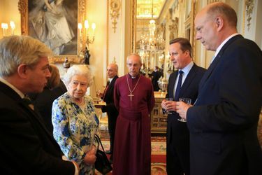 La reine Elizabeth II avec David Cameron à Buckingham Palace, le 10 mai 2016