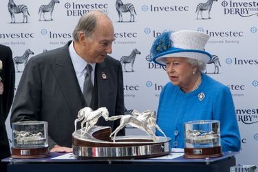 La reine Elizabeth II avec l&#039;Aga Khan au Derby d&#039;Epsom, le 4 juin 2016