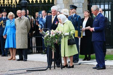 La reine Elizabeth II avec les prince Philip et Charles et la duchesse de Cornouailles Camilla à Windsor, le 21 avril 2016