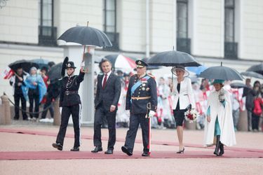 La reine Sonja et le roi Harald V de Norvège avec Andrzej Duda et son épouse à Oslo, le 23 mai 2016
