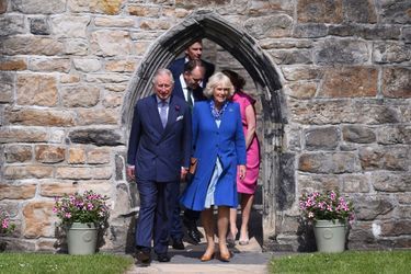 Le prince Charles et la duchesse de Cornouailles Camilla au château de Donegal, le 25 mai 2016