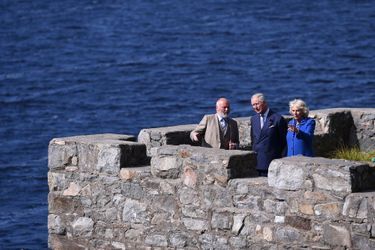 Le prince Charles et la duchesse de Cornouailles Camilla dans le parc national de Glenveagh, le 25 mai 2016