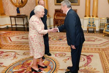Le reine Elizabeth II et le prince Philip avec le président allemand Joachim Gauck à Londres, le 1er juin 2016