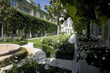 Le jardin à la française, une nouveauté, où il est possible de déjeuner.