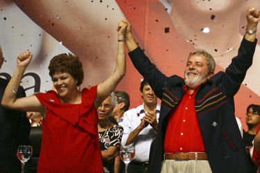 En février 2010 à Brasilia, Dilma Rousseff lance sa campagne présidentielle avec Lula.