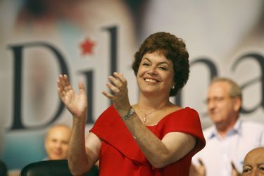 En février 2010 à Brasilia, Dilma Rousseff lance sa campagne présidentielle.