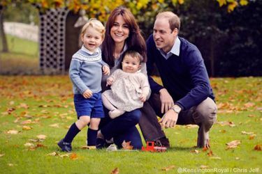 Kate et William avec leur fils George et leur fille Charlotte, photo diffusée le 18 décembre 2015