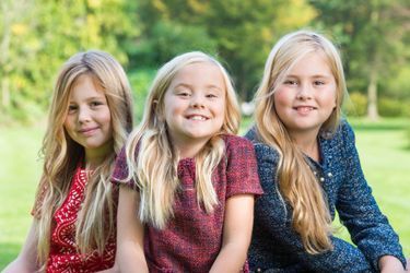 La princesse Ariane des Pays-Bas avec ses soeurs aînées, le 5 décembre 2014