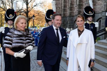 La princesse Madeleine de Suède avec son mari Christopher O'Neill et la mère de celui-ci à Stockholm, le 29 avril 2016