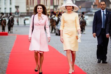 La reine Rania de Jordanie et la reine Mathilde de Belgique à Bruxelles, le 18 mai 2016 