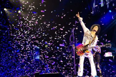 Le chanteur Prince en concert à Birmingham, en août 2014.