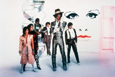 Le chanteur Prince et son groupe à Paris, en février 1985.