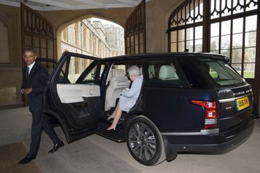 Les Obama en voiture avec la reine… et c’est Philip qui conduit !