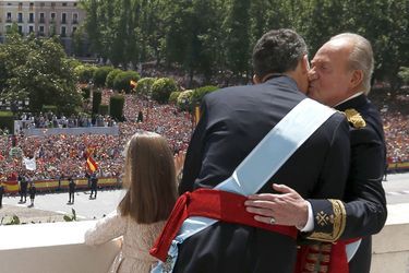 Royal Blog - Felipe, roi d'Espagne, acclamé au balcon du palais