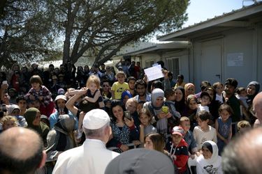 Le pape François à la rencontre des migrants de Lesbos
