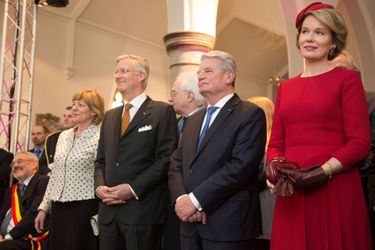 La reine Mathilde et le roi Philippe de Belgique avec le couple présidentiel allemand à Eupen, le 10 mars 2016