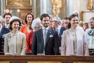 La reine Silvia, le prince Carl Philip et la princesse Victoria de Suède à Stockholm, le 22 avril 2016 