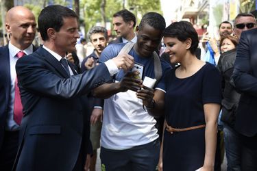 Selfie avec Manuel Valls et Najat Vallaud-Belkacem