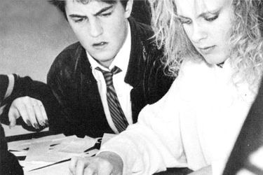 Sur la photo précédente, un très jeune Matt Damon en classe en 1988.