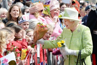 Elizabeth II fête ses 90 ans avec un bain de foule 
