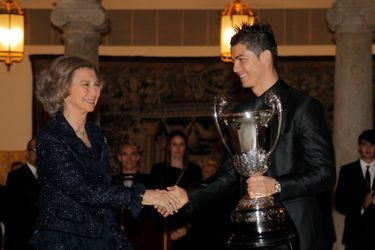 Avec le trophée du meilleur athlète ibéro-américain, remis par la reine Sofia (décembre 2012)