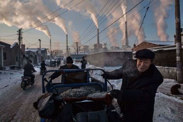 China's Coal Addiction Daily Life, first prize singles, Kevin Frayer Canada