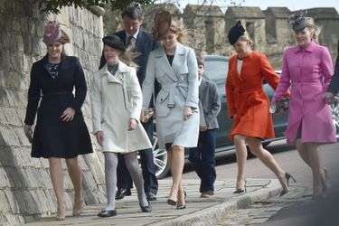 La reine Elizabeth II et sa famille ont assisté à la messe de Pâques<br />
, célébrée ce dimanche 27 mars à la chapelle St George du château de Windsor.Chaque dimanche, le Royal Blog de Paris Match vous propose de voir ou revoir les plus belles photographies de la semaine royale.