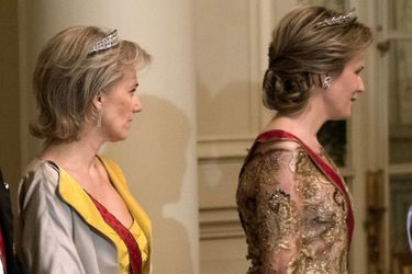La princesse Astrid et la reine Mathilde de Belgique au château de Laeken à Bruxelles, le 8 mars 2016