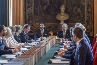 Le roi Carl XVI Gustaf lors du conseil extraordinaire au palais royal de Stockholm