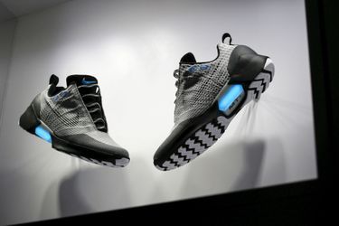 طاولات ركن الكوفي Nike présente sa chaussure autolaçante طاولات ركن الكوفي طاولات ركن الكوفي Nike présente sa chaussure autolaçante طاولات ركن الكوفي