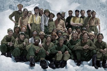 Toute l'expédition partie à la conquête de l'Everest sous la direction d'Edmund Hillary. 