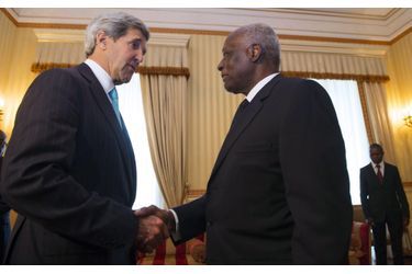 José Eduardo dos Santos avec John Kerry en 2014