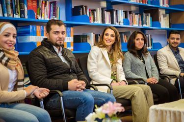 La reine Rania de Jordanie à l'Université hachémite de Zarqa, le 24 février 2016