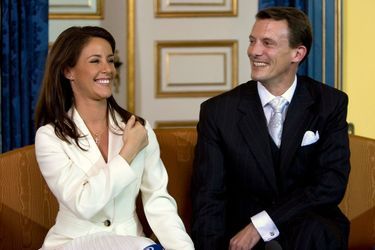 Marie Cavallier avec le prince Joachim de Danemark annoncent leurs fiançailles,  le 3 octobre 2007